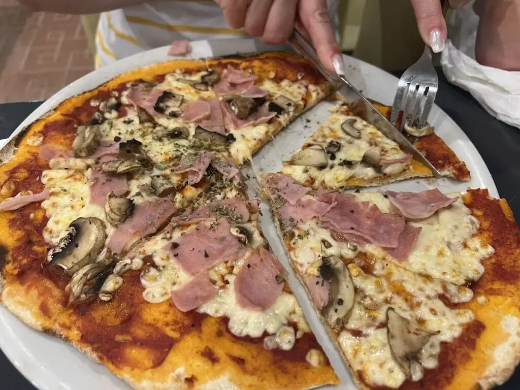 Terraza calefactada de Pizzería Mamma Bohemia