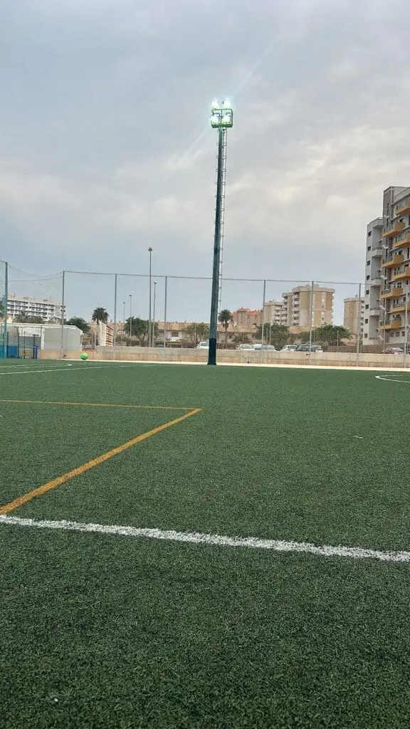 Pista deportiva del Polideportivo Playa Paraíso