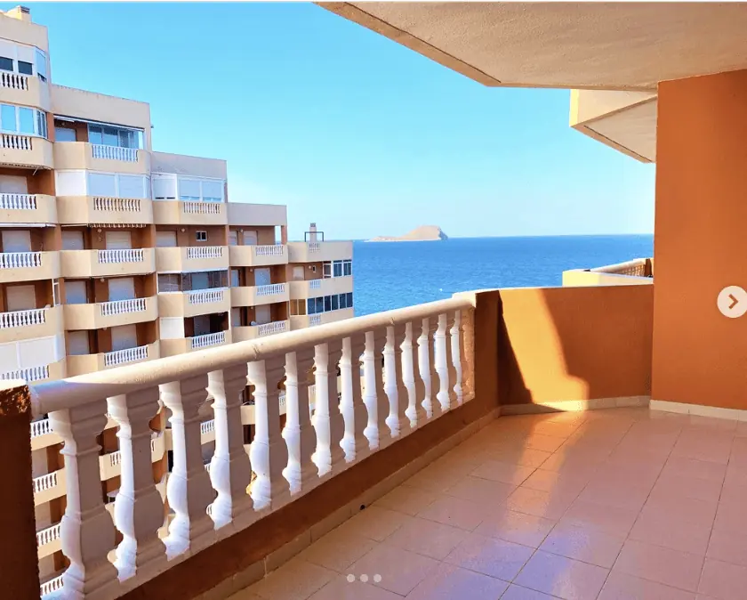 Interior de la oficina de PRIMERA LINEA Inmobiliarias en Cabo de Palos