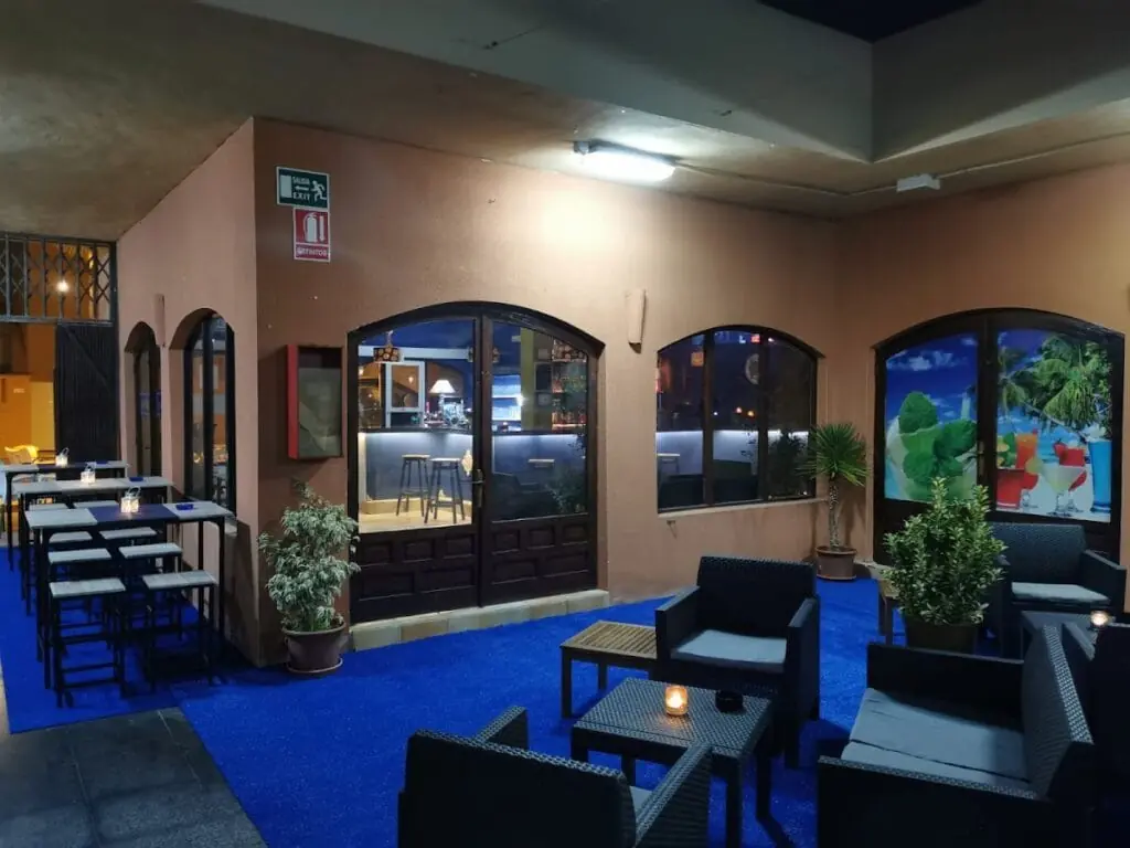 Tapas de Pub restaurante EMPORIO, km 4 La Manga