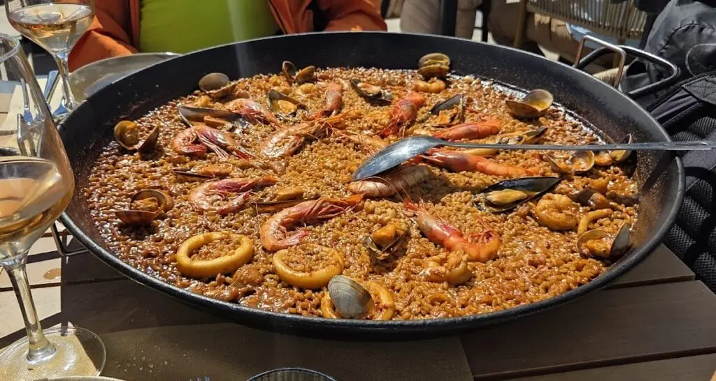 Plato de arroz de Puertofino en Cabo de Palos