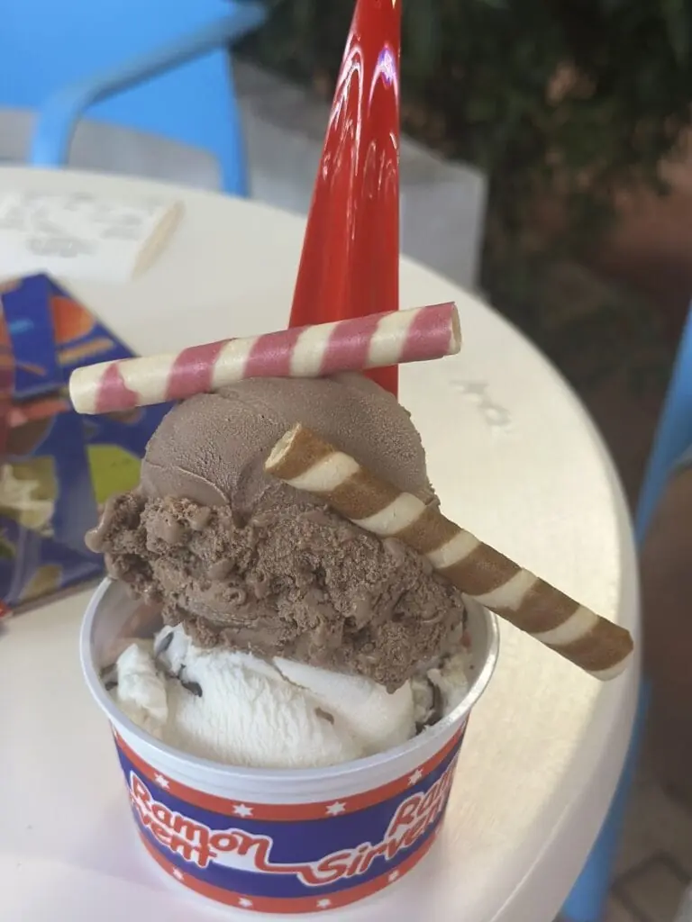 Cucurucho de helado de chocolate de Ramón Sirvent
