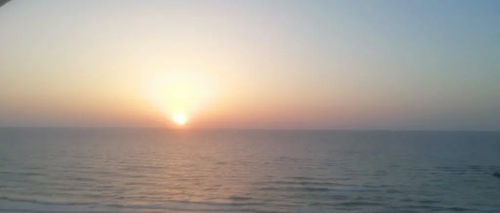 Amanecer sobre el mar en Residencial Segura y Copacabana, La Manga