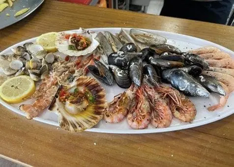 Terraza de Restaurante El Buho frente al Mediterráneo, Hawai IV