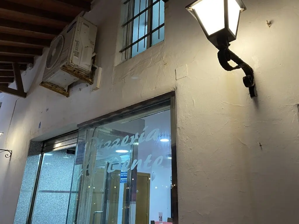 Fachada de Restaurante Pizzeria Al Dente, Zoco Alcazaba