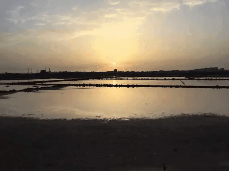 Balsas salineras de Marchamalo al atardecer, La Manga del Mar Menor