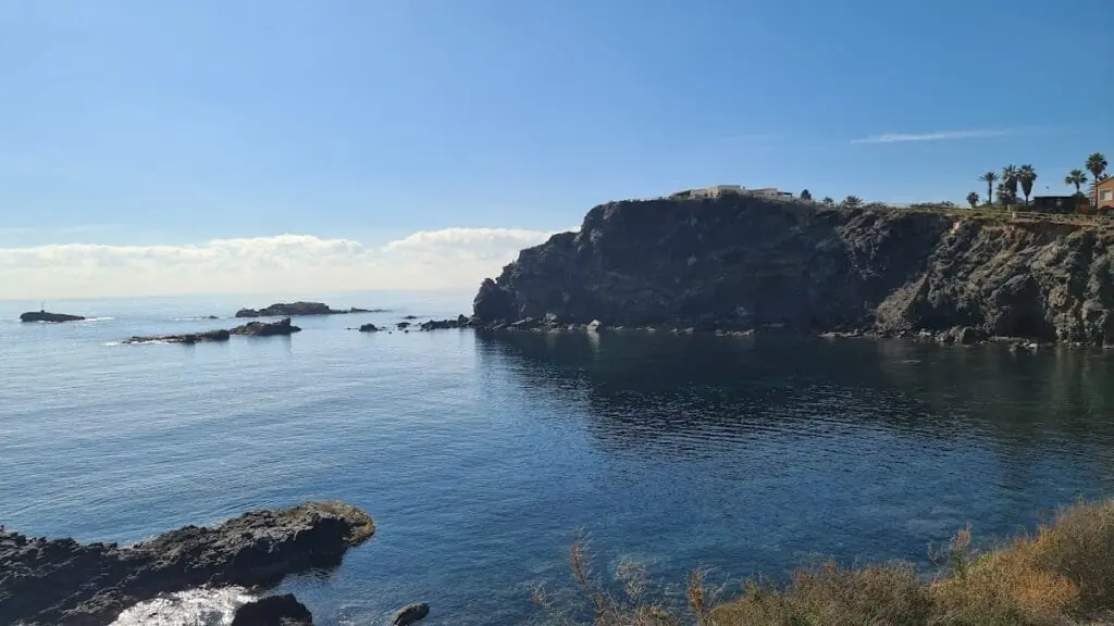 Cala junto al sendero de Cabo de Palos a Cala Reona