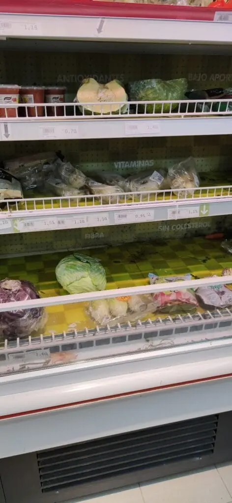 Estanterías de alimentación en Supermercado Coaliment