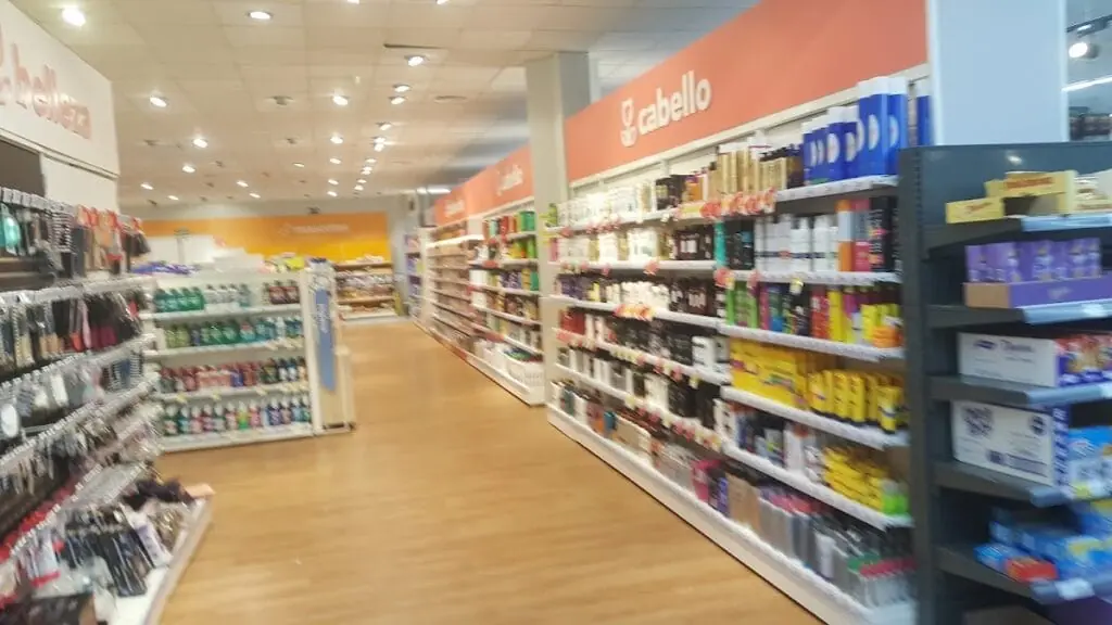 Interior del supermercado Dia, La Manga del Mar Menor