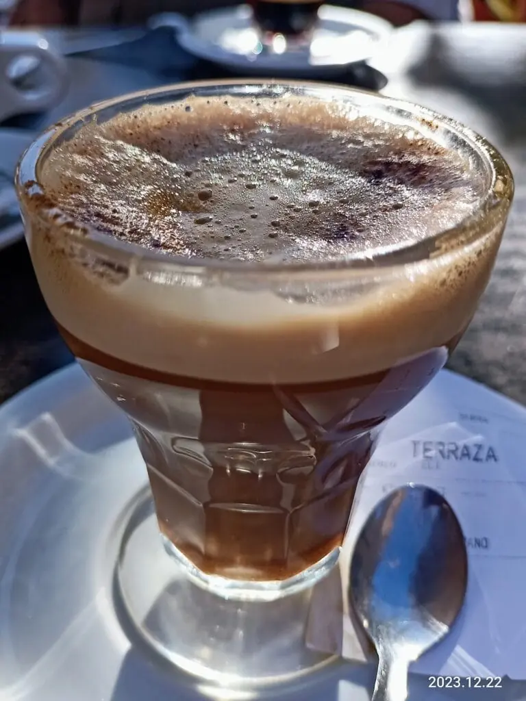 Terraza de Terraza del Sol Coffee Bar en Los Belones