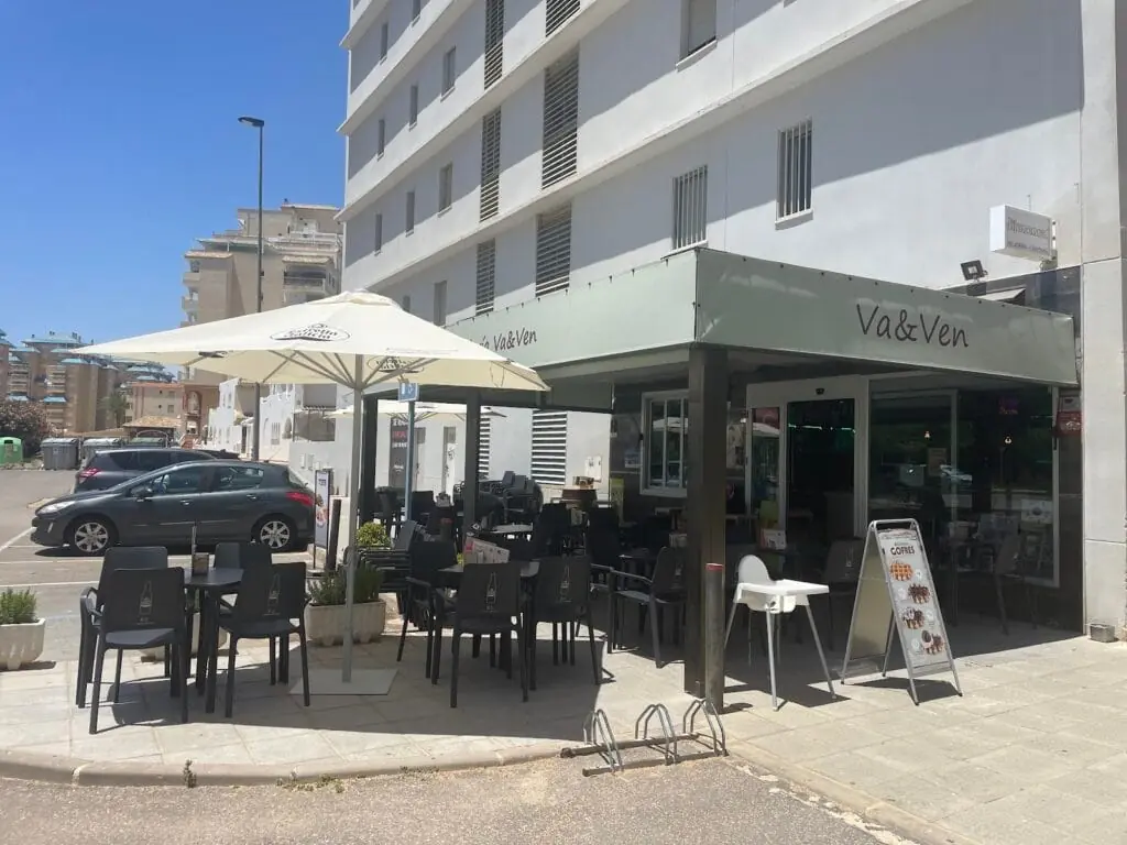 Terraza de Va & Ven con sombrilla en Urbanización Viña del Mar, La Manga