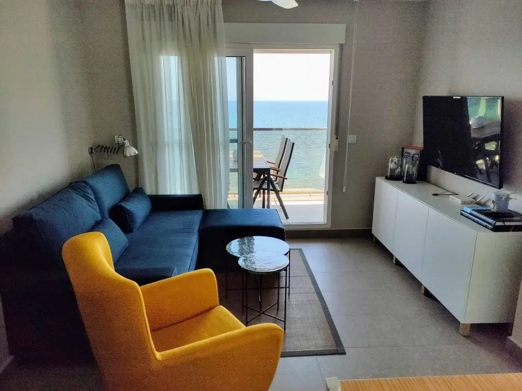 Terraza con vistas al Mediterráneo en Veneziola Paraíso Apartment