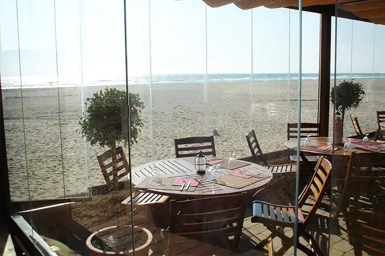 Cerramiento de cristal instalado por Vitroglass La Manga