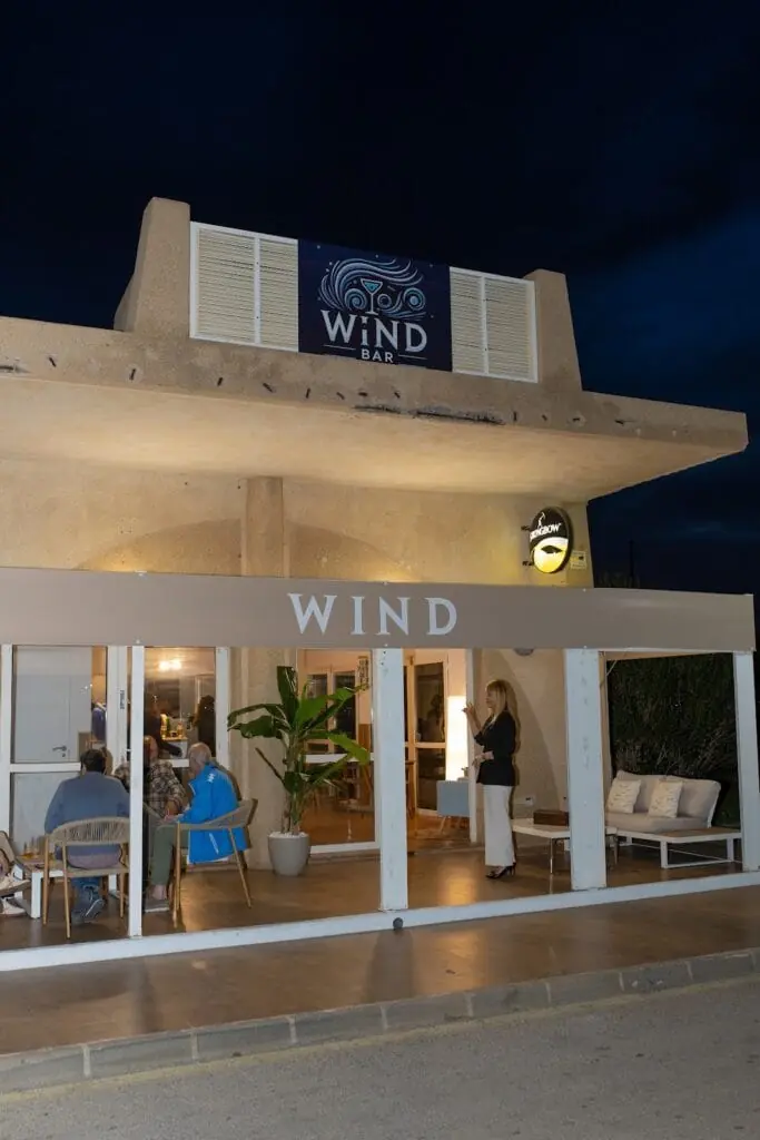 Fachada de Wind Bar en La Manga
