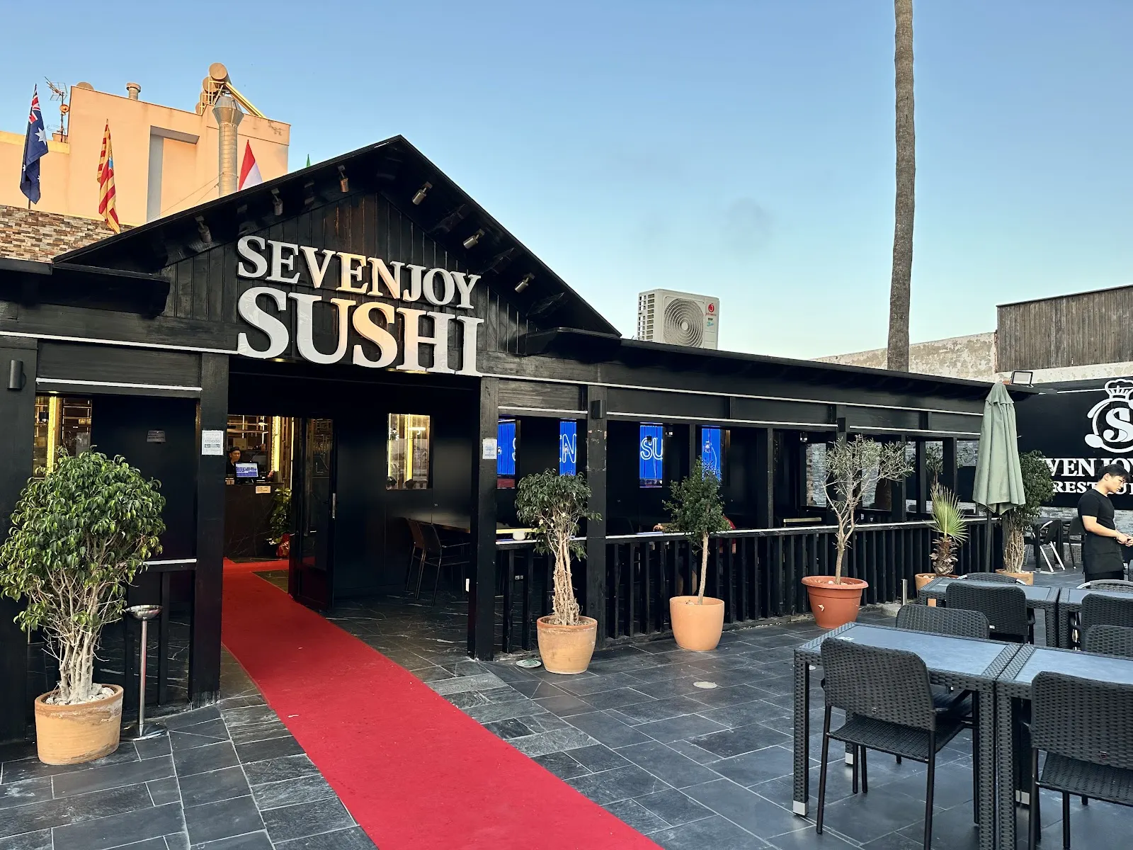 Rollo de sushi en Seven Joy sushi