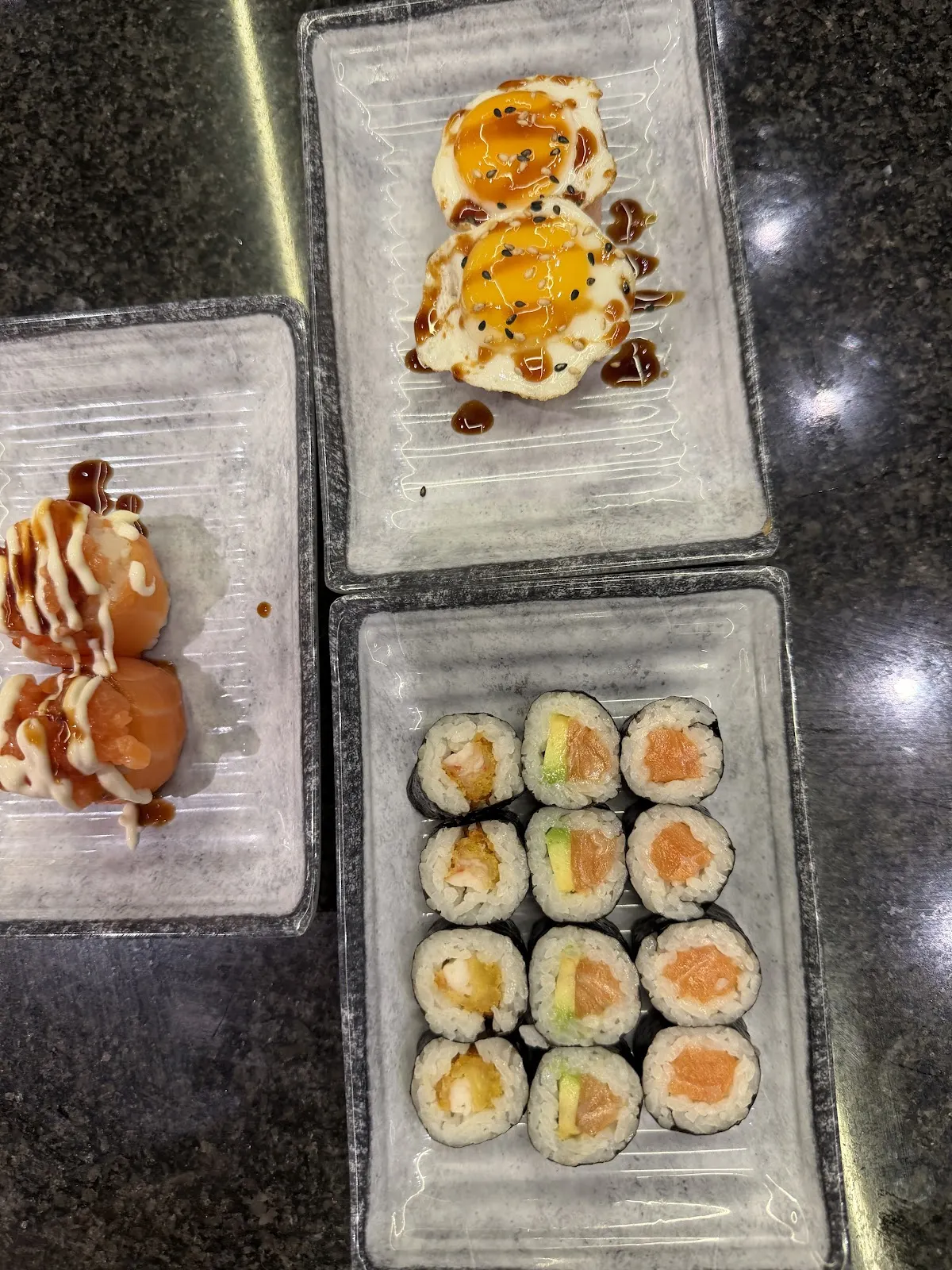 Plato combinado en Seven Joy sushi